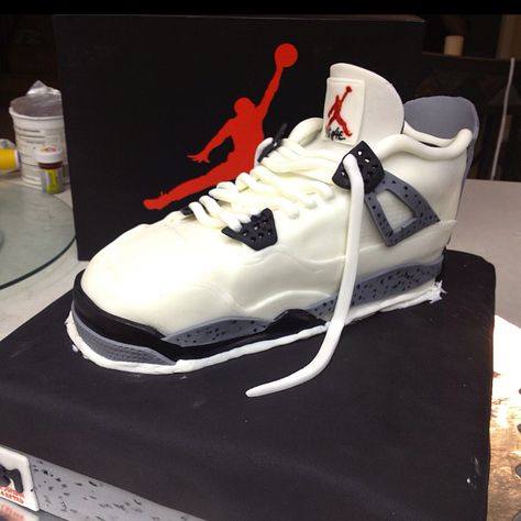 Retro 4s cake I made. Contact me for cakes cookiescakes423@gmail.com Jordan 4 Cake Ideas, Sneaker Cake Ideas Air Jordans, Retro 4s, 4 Cake, Birthday Things, Shoe Cake, Sixteenth Birthday, Jordan 4s, Cakes For Men