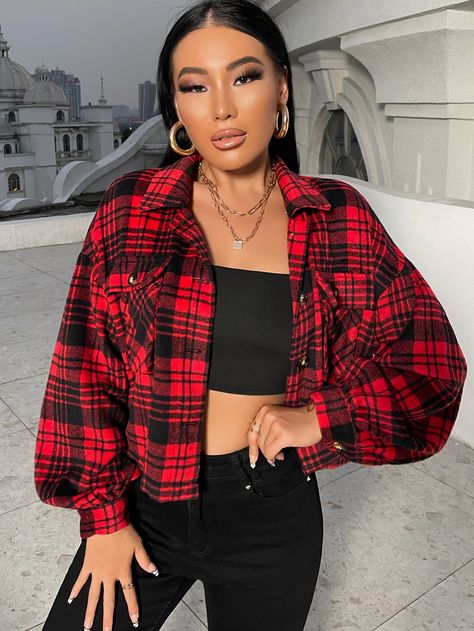 Plaid Jacket Outfit, Baggy Sleeves, Red Plaid Jacket, Black Outerwear, Jacket Outfit Women, Trendy Christmas Outfits, Plaid And Leather, Button Down Jacket, Women Outerwear