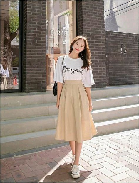 Korean Skirt Outfits, Skirt Outfits Korean, Rok Outfit, Long Skirt Fashion, Long Skirt Outfits, 여름 스타일, Pakaian Feminin, Korean Casual Outfits, Korean Fashion Dress