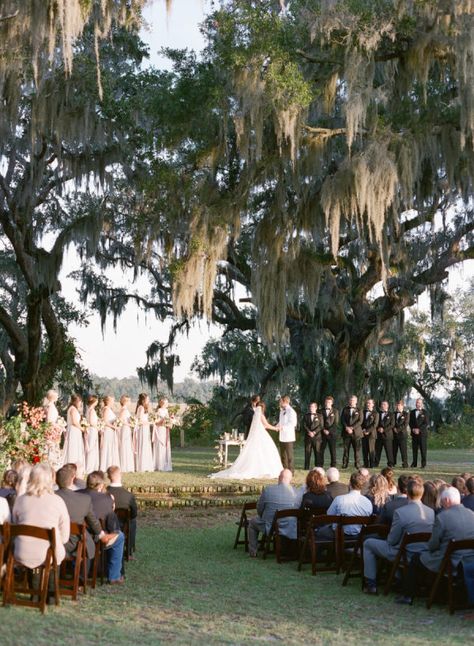 A Traditional Southern Wedding in Savannah With Subtle Boho Flair – Style Me Pretty Sea Island Wedding, Savannah Georgia Wedding, Southern Wedding Venues, Boone Hall, Georgia Wedding Venues, Southern Garden, Savannah Wedding, Charleston Wedding Photographer, Film Wedding Photography