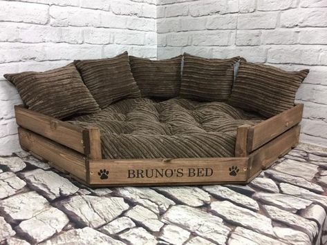 [PaidLink] Perfect For Your Pampered Pets, These Rustic Wooden Corner Dog Beds With Brown Cord Mattress And Cushions Will Look Great In Any Room And Save Floor Space. These Strong Solid Rustic Wood Beds Are Finished In Oak, And Have Slip Proof Feet. They Come With A Soft Mattress And 5 Scatter Cushions. Made From A Premium Grade Upholstery Fabric, Backed With A Hard Wearing Fabric That Is Filled With A Soft Hollow Fiber Filling,Making Them Super Comfy #diypalletdogbedsforlargedogs Corner Dog Bed, Wood Dog Bed, Pallet Dog Beds, Dog Bedroom, Puppy Room, Diy Dog Bed, Hemma Diy, Dog Rooms, Wood Dog