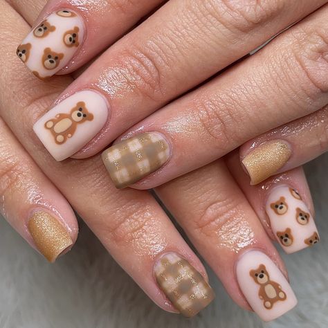 teddy bear nails art korean nail art nail inspo inspiration summer nails fall nail inspo adorable nails teddy stuffy bear acrylics gel Pink Teddy Bear Nails, Fall Bear Nails, 3d Bear Nails, Bear Themed Nails, Dnd 860, Pink Bear Nails, Teddy Bear Nails Acrylic, Bear Nails Acrylic, Brown Bear Nails