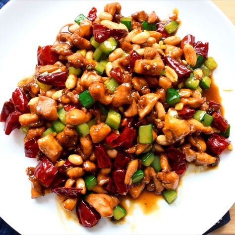 Sichuan Chicken, Chinese Fast Food, Chinese Chicken Recipes, Sweet And Sour Chicken, Sweet N Sour Chicken, Chicken And Shrimp, Chinese Chicken, Chicken Dish, Asian Inspired Recipes