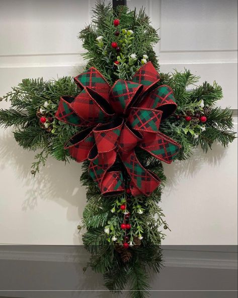 Christmas Cross Wreath, Christmas Tulle Wreath, Christmas Wreath Designs, Front Door Swag, Gravesite Decorations, Wreath Cross, Cemetery Decorations, Cross Wreath, Christmas Flower Arrangements