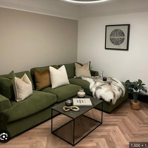 Green Sofa Decor, Green Corner Sofas, Green Furniture Living Room, Olive Living Rooms, Green Couch Living Room, Velvet Sofa Living Room, Green Sofa Living Room, Olive Sofa, Trending Furniture