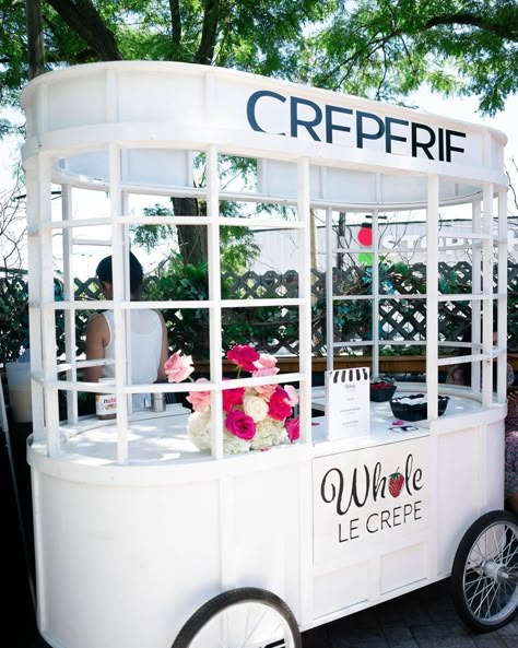 Crepes Business Ideas, Wedding Crepe Bar, Crepes Food Truck, Crepe Station Wedding, Food Cart Wedding, Wedding Food Cart, Food Cart Ideas, Crepe Truck, Crepe Catering