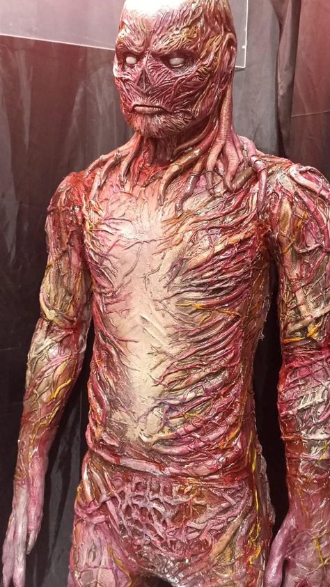 Vecna stranger thing costume cosplay complet, movie, netflix, cosplay, costume, halloween Netflix Cosplay, Thing Costume, Vecna Stranger Things, Stranger Things Vecna, Stranger Things Halloween Costume, Dream Bf, Iconic Movie Characters, Stranger Things Costume, Best Celebrity Halloween Costumes