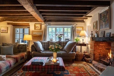 Forge Cottage – My English Country Cottage English Country House Interior, Salons Cottage, Country Cottage Living Room, Country Cottage Living, English Cottage Interiors, English Country Cottages, Country Cottage Interiors, English Cottage Decor, Saint Lawrence