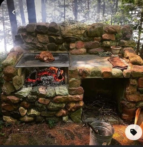 Stone Well, Supraviețuire Camping, Stone Oven, Outdoor Oven, Enjoy The Day, Backyard Fire, Fire Pit Backyard, Camping Survival, Outdoor Kitchen Design