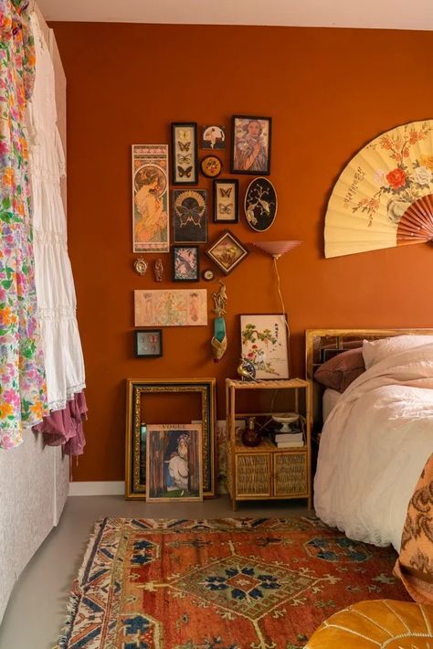 Orange Bedroom Walls, Eclectic Bedroom Design, Orange Rooms, Bedroom Orange, Gold Bedroom, Eclectic Bedroom, Orange Walls, Redecorate Bedroom, Bedroom Loft