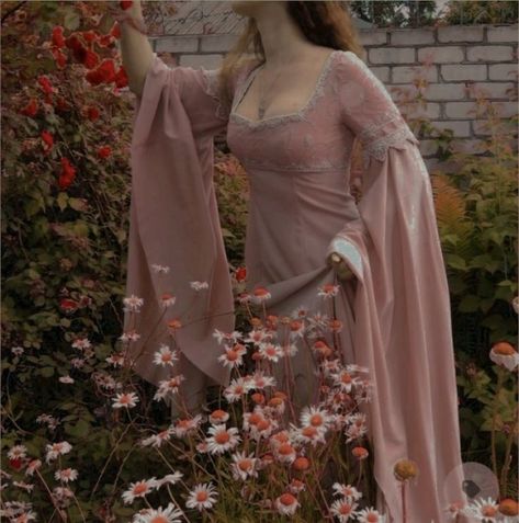 Pink Elven Dress, Pink Medival Dresses, Elf Dress Aesthetic, Camelot Fashion, Princess Outfits Medieval, Medival Dresses Aesthetic, Medieval Princess Aesthetic, Medieval Dress Aesthetic, Winterfell Dress