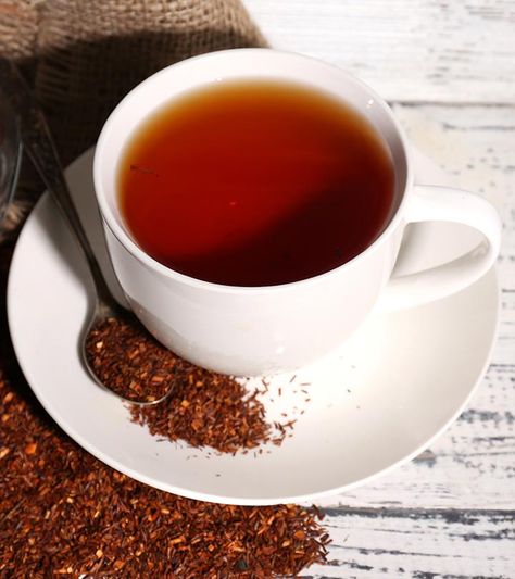 The growing popularity of rooibos tea is not just because of its taste! It also possess a number of health benefits. Look on to know more about this miraculous drink here Cranberry Tea Benefits, Rooibos Tea Benefits, Easy Cleanse, Cranberry Tea, Detox Cleanse Drink, Tea Health Benefits, Rooibos Tea, Healthy Benefits, Tea Benefits