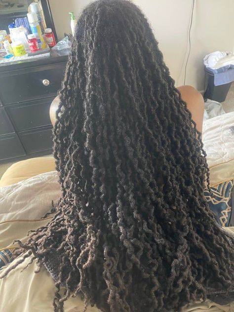 Long Thick Locs Black Women, Long Healthy Locs, Super Long Locs, Long Black Locs, Long Dreadlocks Hairstyles Black Women, Long Dreadlocks Styles, Styles For Long Locs, Long Locs Black Women, Long Locs Hairstyles