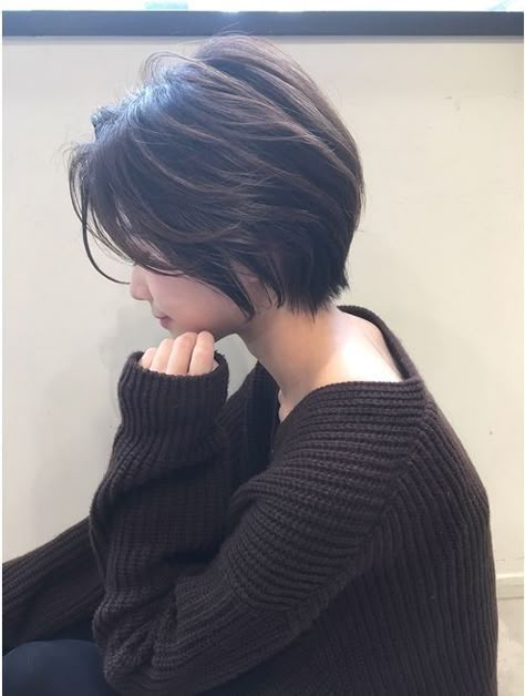 Iphone Wallpaper Natural Background - Zicxa Photos Korean Boycut, Short Haircut Back View, Korean Short Hair For Chubby Face, Hair For Chubby Face, Short Hair For Chubby Faces, Japanese Short Hair, Long Pixie Cut, Short Hairstyle Ideas, Chubby Face