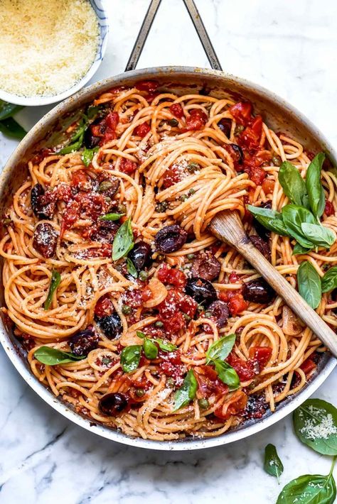 The BEST Pasta Puttanesca Recipe - foodiecrush .com Snappy Harlot Pasta Recipe, Calamari Puttanesca, Naan Bread Recipes Ideas, Pasta Puttanesca Recipe, Puttanesca Recipe, Puttanesca Sauce, Pasta Puttanesca, Pasta Italiana, Recipes Italian