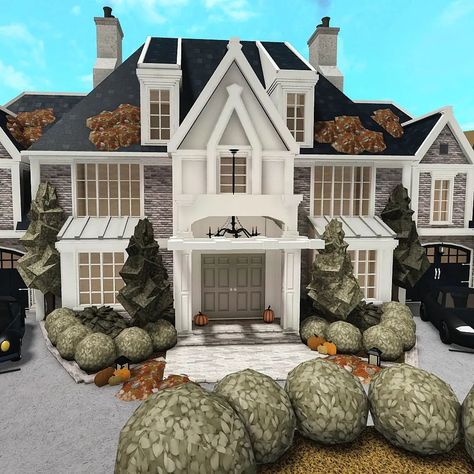 Fall Mansion, Bloxburg House Builds, Winter House Exterior, Grand House, Mansion Bloxburg, House Plans With Pictures, Roblox Bloxburg House Ideas, House Decorating Ideas Apartments, Small House Layout