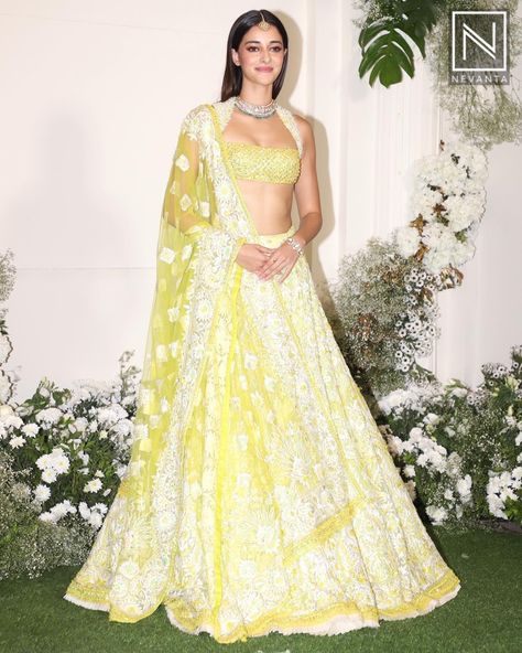 Pastel Yellow Lehenga, Ananya Pandey Lehenga, Lehengas For Wedding, Wedding Fits, Bollywood Glamour, Ananya Pandey, Diwali Outfits, Yellow Lehenga, Dress Book