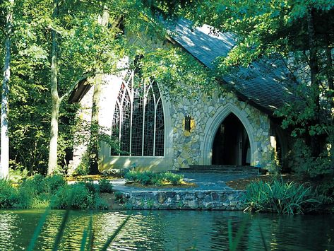 14 most beautiful places to get married in Atlanta Callaway Gardens Wedding, Georgia Aquarium Wedding, Atlanta Botanical Gardens Wedding, North Ga Wedding Venues, Beautiful Places To Get Married, Unique Wedding Locations, Barnsley Gardens, Indian Wedding Venue, Ga Wedding Venues