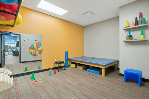 Pediatric physical therapy experts at Westside Children's Therapy in Illinois give an in-depth view of what PT sessions looks like for children in this article. Pediatric Physiotherapy Room, Pediatric Physical Therapy Equipment, Pediatric Therapy Gym Design, Pediatric Physical Therapy Clinic Design, Pediatric Therapy Clinic Design, Occupational Therapy Room, Physiotherapy Room, Pediatric Pt, Therapy Clinic