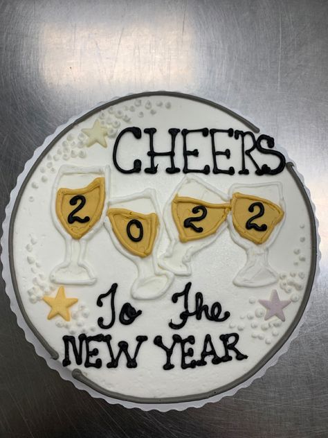 New Year Eve Cake Ideas, New Year Baked Goods, New Years Sheet Cake, New Years Cookie Cake Ideas, New Years Eve Cakes, New Year’s Eve Cakes, New Years Cakes Ideas, New Years Cookie Cake, New Year’s Eve Cake Ideas