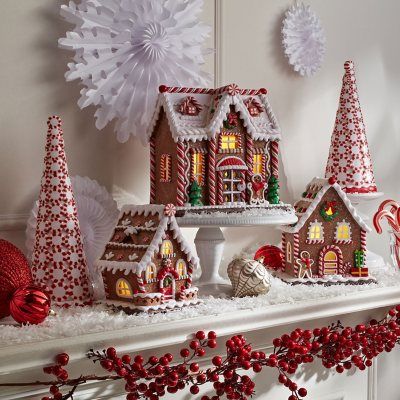 Christmas House Decorations Indoor, Christmas Gala, Christmas Cottages, Gingerbread Cottage, Ginger House, Gingerbread Christmas Tree, Gingerbread Decor, Gingerbread Party, Gingerbread House Kits