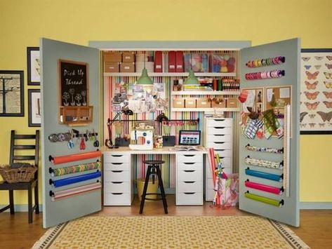 How to Create an Ikea Closet Craft Room – Scrap Booking Small Sewing Rooms, Craft Room Closet, Ikea Closet, Craft Room Furniture, Coin Couture, Urban Interiors, Craft Room Design, Diy Craft Room, Room Shelves