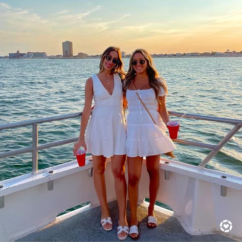 White dress options under 50$ that are great quality ! Boat Dress Outfit, All White Boat Party Outfit Summer, White Boat Party Outfit, White Yacht Party Outfit, All White Yacht Party Outfit, White Boat Party, Boat Party Outfit, Yacht Party Outfit, White Bachelorette