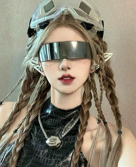 Cyberpunk Hairstyles, Cyberpunk Hair, Sunkissed Hair Brunette, Short Bleached Hair, Cyberpunk Fashion, Trendy Hair Color, Trendy Haircuts, Futuristic Fashion, Ombre Hair Color