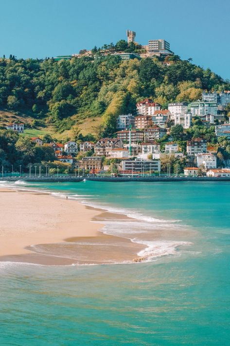 The 10 Best Beaches In Spain You Have To Visit - Hand Luggage Only - Travel, Food & Photography Blog Beaches In Spain, Spain Aesthetic, Spain Culture, Spain Photography, Au Pair, Northern Spain, Salou, Best Beaches, San Sebastian