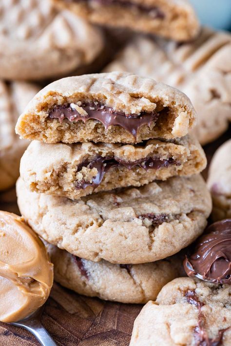 Peanut Butter Nutella Cookies Peanut Butter Cookie Recipes, Peanut Butter Nutella Cookies, Butter Cookie Recipes, Nutella Cookies Recipe, Chocolate No Bake, Cream Filled Cookies, Truffle Cookies, Flourless Peanut Butter Cookies, Butter Cookie Recipe