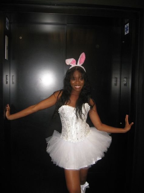 white rabbit halloween costume with corset and tutu costume White Rabitt From Alice In Wonderland, Bunny Costume Black Women, Easter Bunny Halloween Costume, Bunny Costume Women White, Halloween Bunny Costume Women, Halloween Costumes White Rabbit, White Playboy Bunny Costume, White Bunny Halloween Costumes, White Bunny Halloween