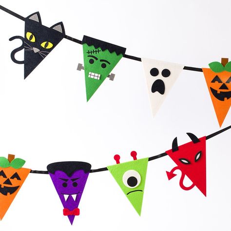 Paper Halloween Decorations, Halloween Pennant, Halloween Classroom Decorations, Halloween Girlande, Dekorasi Halloween, Bricolage Halloween, Halloween Bunting, Halloween Paper Crafts, Homemade Halloween Decorations