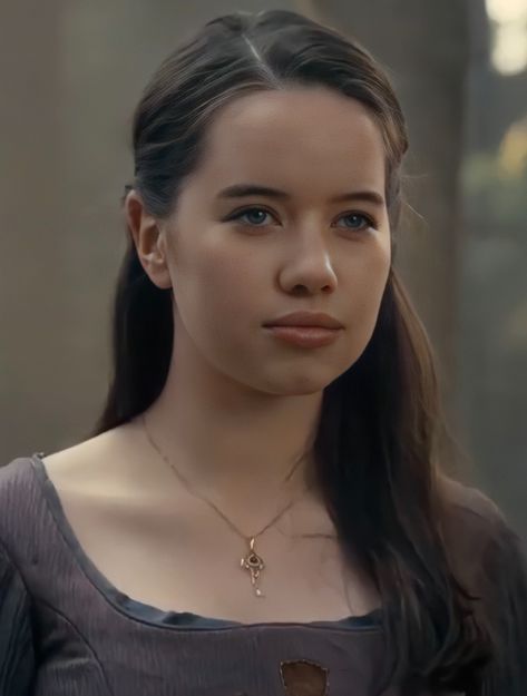 Susan Pevensie, Anna Popplewell, William Moseley, Georgie Henley, Prince Caspian, Chronicles Of Narnia, Narnia, Woman Face, Pretty People