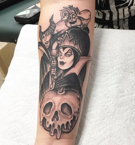 Villian Tattoo Sleeve, Disney Villains Tattoos, Evil Queen Tattoo Ideas, Villain Tattoo Ideas, Villian Tattoo, Evil Queen Tattoo, For Me Tattoo, Disney Villain Tattoo, Queen Tattoo Ideas