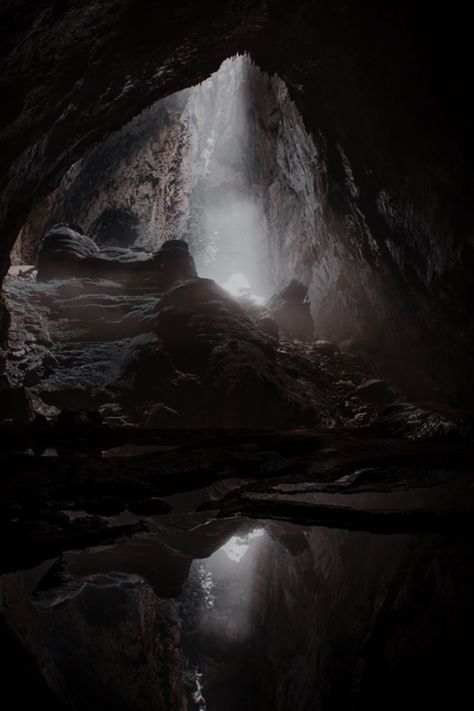 Curious Tides Aesthetic, Curious Tides Book, Throne Of The Fallen Aesthetic, Tartarus Aesthetic, Cavern Aesthetic, Caves Aesthetic, Oracle Aesthetic, Dark Naturalism Aesthetic, Cave Aesthetic