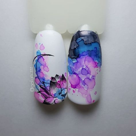 Fleur aquarelle Unghie Nail Art, Water Nails, Marble Nail Designs, Marble Nail Art, Flower Nail Designs, Almond Nails Designs, Trendy Nail Design, Cat Kuku, Marble Nails