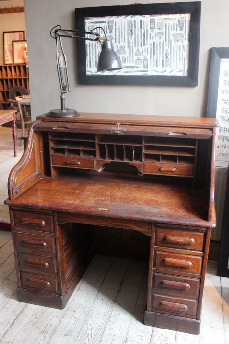 Roll top desk that looks almost exactly like the one in the basement. Golden oak I believe. Chair is in the grow room. Need to check to see if any of the antique keys fit this. Antique Desks Vintage, Desk Front View, Organizing Drawers, Rolltop Desk, Antique Desks, Diy Computer Desk, Robot Theme, Desk With Hutch, Jiminy Cricket