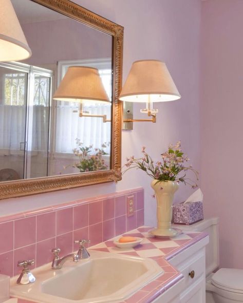 Pastel Bathroom, Pastel Bedroom, 80s Pastel, Retro Bathrooms, Danish Pastel, Thank Me Later, Minimalist Room, Dreamy Room, Vintage Interiors