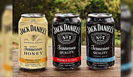 Jack Daniels Lemonade, Jack Daniel Aesthetic, Jack Daniels Recipes, Johnnie Walker Double Black, Jack Daniels Drinks, Whiskey Lemonade, Canned Cocktails, Honey Whiskey, Cocktail Mix