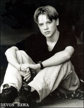 Devon Sawa 90s, Cute Guy Haircuts, Guys Haircuts, Devon Sawa, Corey Haim, 80s Actors, Celeb Crush, Male Celebrities, Popular People