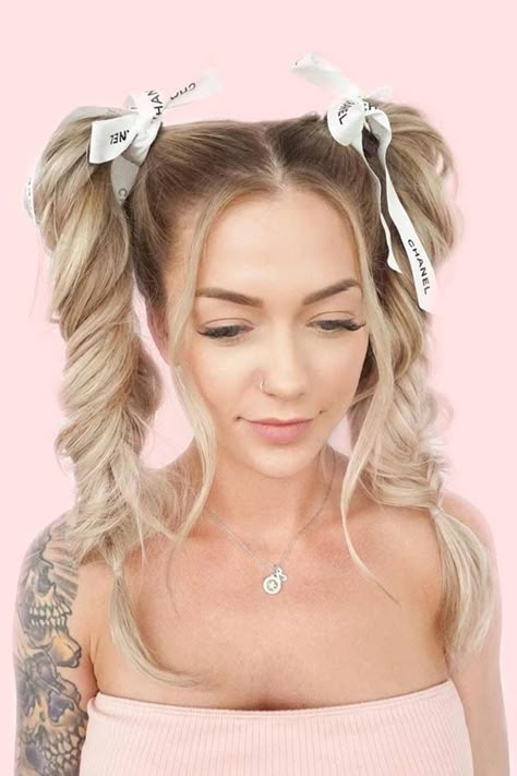 Welcome Stylish and Cute Pigtails Back into Your Style ★ Hair Ribbons Hairstyles, High Pigtails, Tail Hairstyle, Hairstyles Pigtails, Bow Hairstyle, Pigtail Hairstyles, Ribbon Hairstyle, Haircut Styles, School Hairstyles