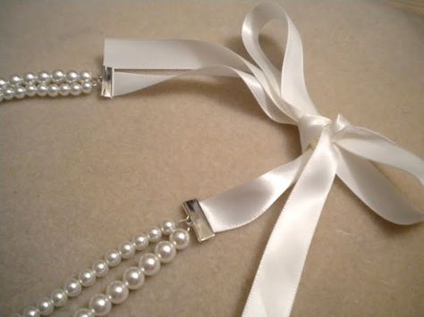 Ribbon and Pearl Necklace Tutorial Ribbon Necklace Diy, Pearl Necklace Tutorial, Diy Pearl Necklace, Ribbon Jewelry, Vintage Jewelry Crafts, Pearls Diy, Beauty Hair Makeup, Necklace Tutorial, Ribbon Necklace