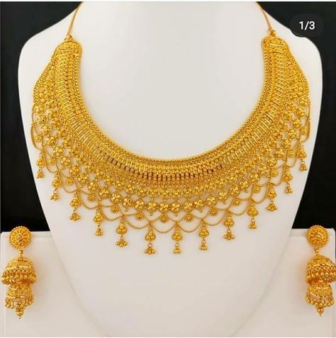 Great attention to detail, love it! undefined undefined undefined Pakistani Gold Jewellery Design Necklace Set, Small Gold Necklace Set Indian, South Indian Gold Jewellery, Stylish Gold Earrings, Latest Bridal Jewellery, Gold Earrings Design, Expensive Jewellery, Indian Gold Jewellery, Glamorous Room