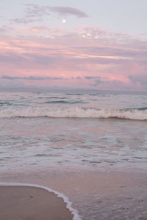 Light Pink Beach Aesthetic, Pink Beach Aesthetic, Aesthetic Wallpaper Phone, Preppy Backgrounds, Beachy Wallpapers, Aesthetic Phone Wallpaper, Coastal Wallpaper, Fall Beach, Coastal Hamptons