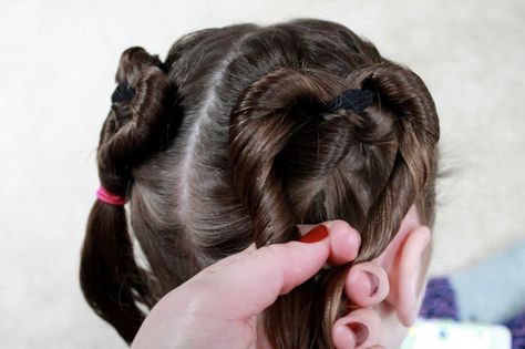 Easy Heart Pigtails for Valentine's Day with SoCozy products Valentines Day Hair For Kids, Valentines Hairstyles For Kids, Heart Pigtails, Heart Ponytail, Valentines Day Hairstyles, Aria Hair, Hair Pigtails, Valentines Hairstyles, Red Decorations