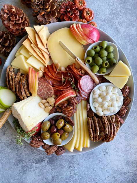 Fall Inspired Cheese Board Cheeseplate Cheese Boards, Small Fall Charcuterie Board, Winter Cheese Board, Cheese Plate Ideas, Tapas Plank, Cheese Platers, Charcuterie Plate, Party Boxes, Small Gathering