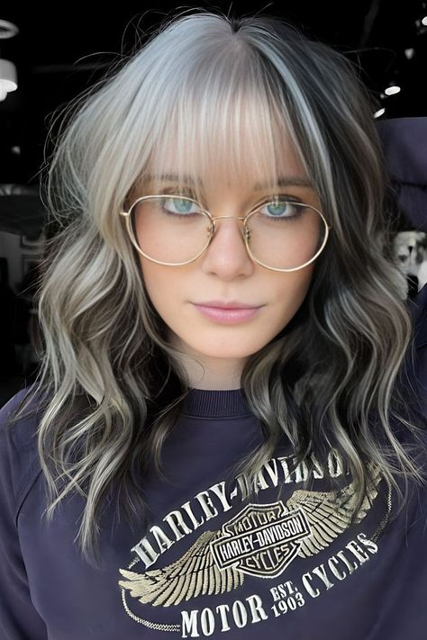 Black And White Hair Color Combinations, Color Block Hair, Black White Hair, Blonde Locks, Blonde Bangs, Blonde Hair With Bangs, Jet Black Hair, Black Hair With Highlights, Brown Hair With Blonde Highlights