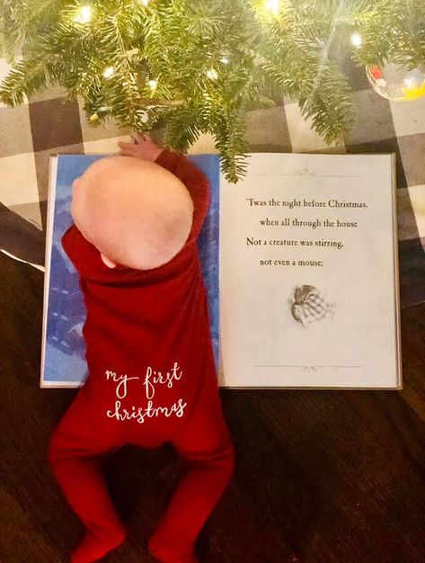 1st Christmas Tree Ideas, Night Before Christmas Photo Shoot, First Christmas Card Ideas, Diy Christmas Photoshoot Newborn, 4 Month Christmas Photos, Baby Christmas Photos Family, Infant Holiday Pictures, Christmas Picture Ideas At Home, Christmas Card Baby Photo Ideas