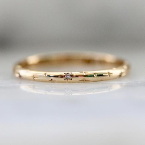 celeste* - Gem Breakfast Diamond Gold Band, Gem Breakfast, Stacked Wedding Rings, Celestial Ring, Zierlicher Ring, Solid Gold Band, Vs Diamond, Diamond Gold, Minimalist Rings