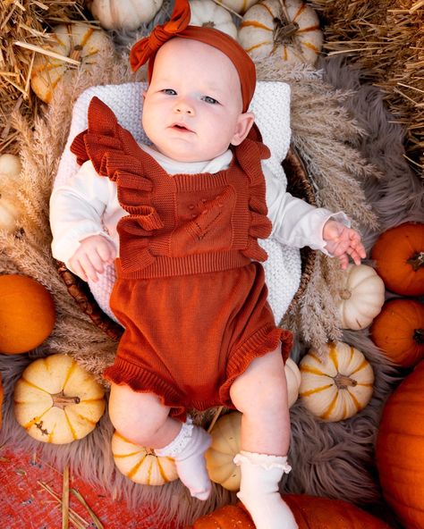 Baby fall / pumpkin patch outfit. Follow us on instagram: @annabayarea for more Fall Pumpkin Patch Outfit, Baby Picture Outfits, Fall Pumpkin Patch, Pumpkin Patch Pictures, Patch Outfit, Baby Fall, Pumpkin Patch Outfit